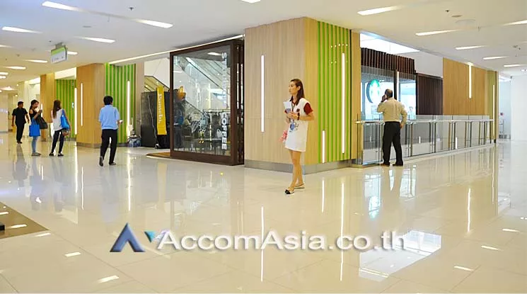  1  Retail / Showroom For Rent in Silom ,Bangkok BTS Sala Daeng - MRT Silom at United Center AA14585